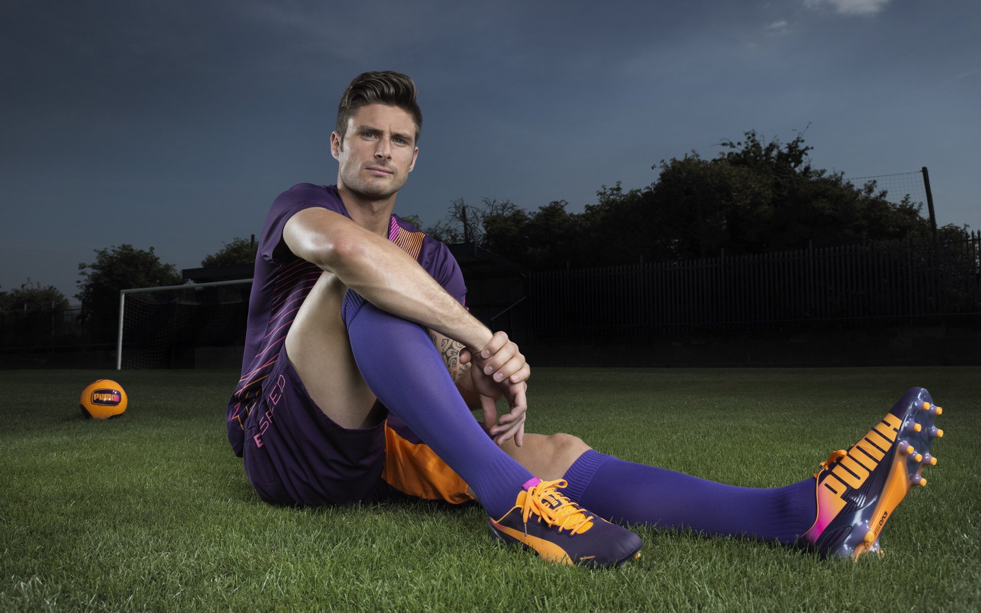 _沙滩跑步比赛吸引大量跑者参与_，沙滩跑步需要注意什么