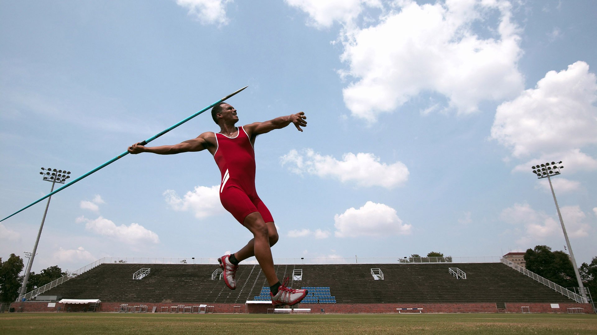 _沙漠极限骑行：脚踏荒野，追逐速度_，沙漠公路骑行攻略